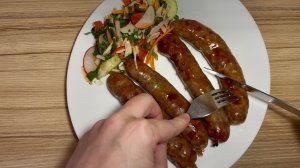 Домашние колбаски из свинины с яблоками и эффектом копчения