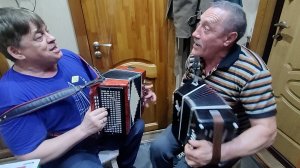 Смотреть до конца! Электрик на гармони играет и поет Тест драйв после ремонта и настройки 3 аккорда