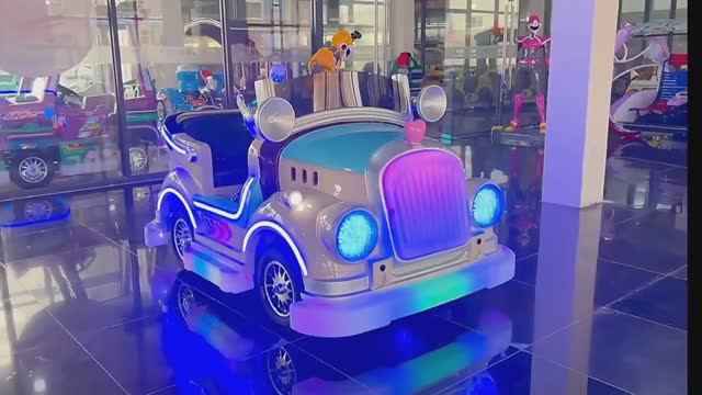 Аккумуляторная бамперная машинка Ретро автомобиль смотреть онлайн