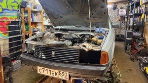 МОСКВИЧ 2141 / РАЗОБРАЛ ПОДВЕСКУ / СНЯЛ КОРОБКУ