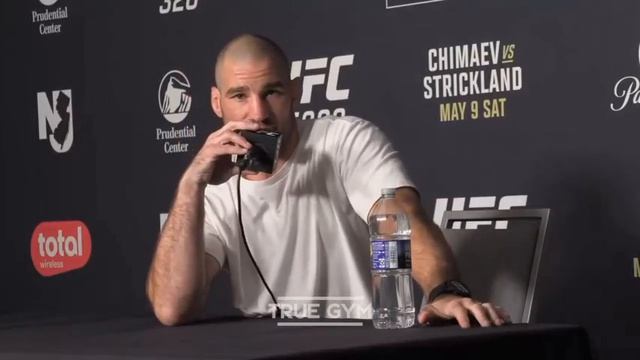 Пресс_конференция_UFC_328_Чимаев_Стрикленд_перед_боем