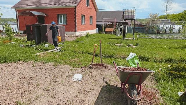 Тропинка из коры;натуральный путь к урожаю.