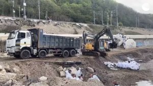 В Туапсе собрали почти 19 тысяч кубометров загрязненного мазутом грунта и водомазутной смеси.

Об эт