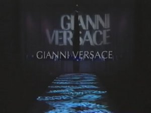 Показ женской коллекции Gianni Versace осень-зима 1996-1997. Часть 1.