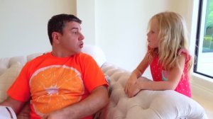 Настя и Клава устроили пенную вечеринку