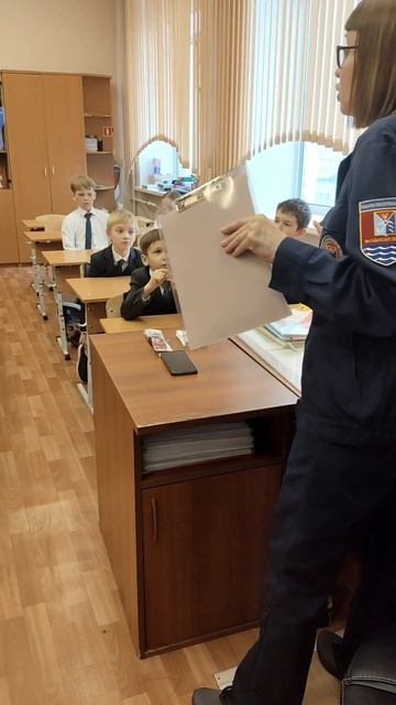 Занятия по пожарной безопасности в гимназии (английской) г.Магадан 06.05.2026 г.