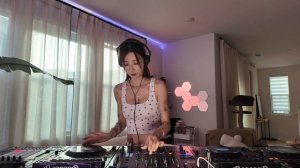 KIRA X - 2025 house mix  Sunday session