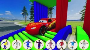 МУЛЬТИКИ ПРО МАШИНКИ: МОЛНИЯ МАККУИН ПРОТИВ ПОЕЗДА 🏎️💥 ЭКСТРЕМАЛЬНЫЕ АВАРИИ И ТРЮКИ В ФУТБОЛЕ
