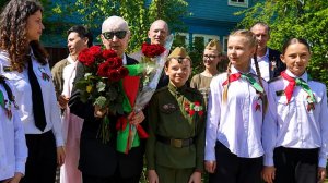 Акция «Парад под окнами ветерана» прошла в Беларуси в преддверии Дня Победы