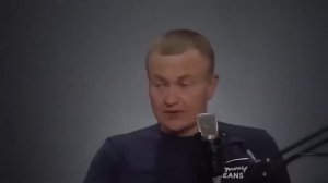 АЛЕНИ ВСЕ ЛЕЗУТ И ЛЕЗУТ