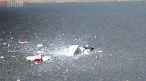 Aplastando Cosas Crujientes y Suaves! Biberón con Slime VS Rueda de Coche