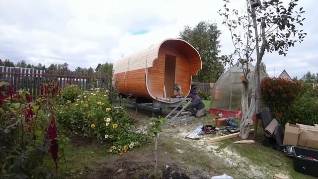 Сборка бани бочки Квадро Люкс на 6 сотках. Ускоренная съемка.