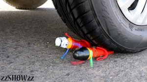 Aplastando Cosas Crujientes y Suaves con la Rueda de un Coche _ zzSHOWzz
