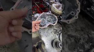 В данном случае назовём это браком Chery.

1000% заводской брак, и дилер даже не стал заморачиваться