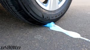 Aplastando Cosas Crujientes y Globos Orbeez con la Rueda de un Coche_part1_2