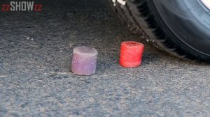 Aplastando Cosas Crujientes y Suaves! Tolva de Caballo VS Rueda de Coche