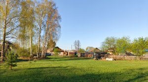 Жизнь в деревне прекрасна Все вокруг позеленело и стало как в сказке