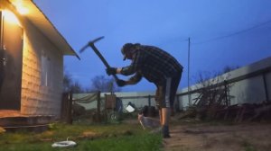 Ищу клад ночью в огороде Почему ночью? Чтобы соседи не видели ПОДВАЛ ИЛЬИЧА