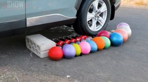 Aplastando Cosas Crujientes y Suaves! Coca Cola con Globos VS Rueda de Coche