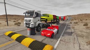 МАШИНКИ ТАЧКИ — МОЛНИЯ МАКВИН И ГРУЗОВИК ПРОТИВ ГИГАНТСКИХ ЯМ 🏎️ ПЕРЕВОЗКА ГЕРОЕВ 😱
