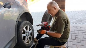 Гайковёрт сетевой NOY 350 NM 1100W в гараже необходим