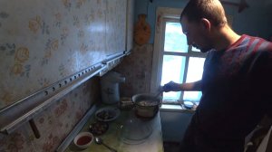 СУРОВАЯ СИБИРЬ, СВАРИЛ УХУ, ИСПЕК ПИРОГ_ВОТ ТАК И ЖИВЕМ