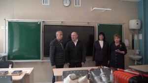 Михаил Развожаев проверил ход капитального ремонта школы № 43