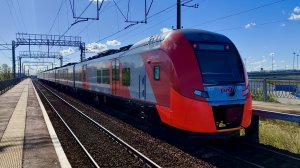 ЭС2Г 100 «Ласточка» сообщением Санкт-Петербург - Луга, на пл. Аэропорт