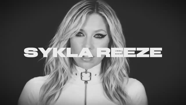 Skyla Reeze — One Last Time