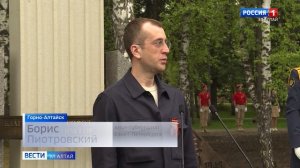 В Горно‑Алтайске открыли памятник «Благодарный город‑герой Ленинград — жителям Горного Алтая»