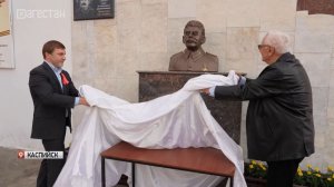 В Каспийске открыт бюст генералиссимуса Сталина