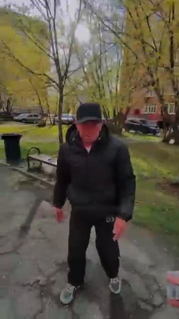 чуть бабки не забрали смотреть онлайн