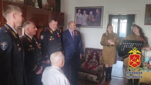 Полиция Кузбасса поздравила участника Великой Отечественной войны Николая Сячина с Днём Победы