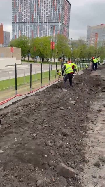 Остров мечты .Установка георешетки,для укрепления склонов.