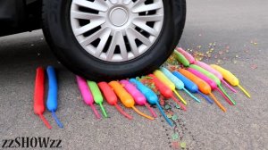 Aplastando Cosas Crujientes! Globos con Orbeez VS Rueda de Coche