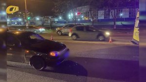 В ЖЕЛЕЗНОГОРСКЕ МОЛОДАЯ ЖЕНЩИНА-ВОДИТЕЛЬ СБИЛА МОЛОДОГО ЧЕЛОВЕКА НА ПЕШЕХОДНОМ ПЕРЕХОДЕ
