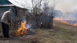 Десятки населенных пунктов пострадали от пожаров из-за неправильного обращения с огнем в России