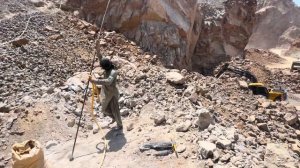 WOW 😮 INCREDIBLE WORK BY QUARRY ROCK JAW CRUSHER MACHINE： Big Rock Crusher.