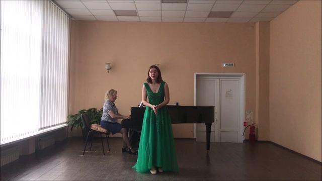 Сорокина Анастасия г. Курск . 1."Фиалки" А. Скарлатти  2."Росинка" Ц. Кюи