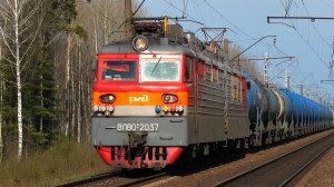 ВЛ80С-2037 с грузовым поездом следует через о.п. Васёвка