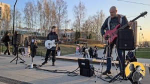 Лев и папа - русский рок на Центральной площади Ижевска #Цой #КиШ #СвинцовыйТуман