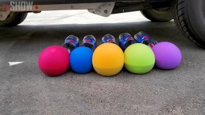 Aplastando Cosas Crujientes con el Coche _ Experimento_ Pepsi con Globos VS Rueda de Coche