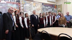 В Самаре в преддверии Дня Победы Александр Фетисов посетил музей «Парада Памяти» в родной школе