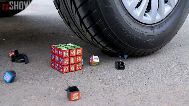 Aplastando Cosas Crujientes con el Coche _ Experimento_ Botella de Fosforos VS Rueda de Coche
