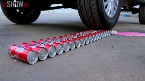 ¿Aguantan las latas de refresco Fifa Frooty el peso de un coche_ ¡Prueba de resistencia!