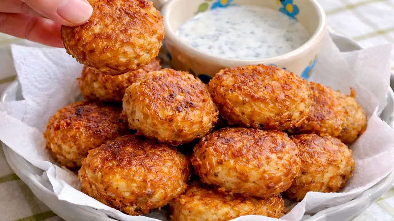 БЕРУ КАРТОФЕЛЬ! НАУЧИЛА ВСЕХ ПОДРУГ ГОТОВИТЬ ТАКУЮ ВКУСНЯШКУ! ПОДРУЖКИ В ВОСТОРГЕ ОТ РЕЗУЛЬТАТА смотреть онлайн
