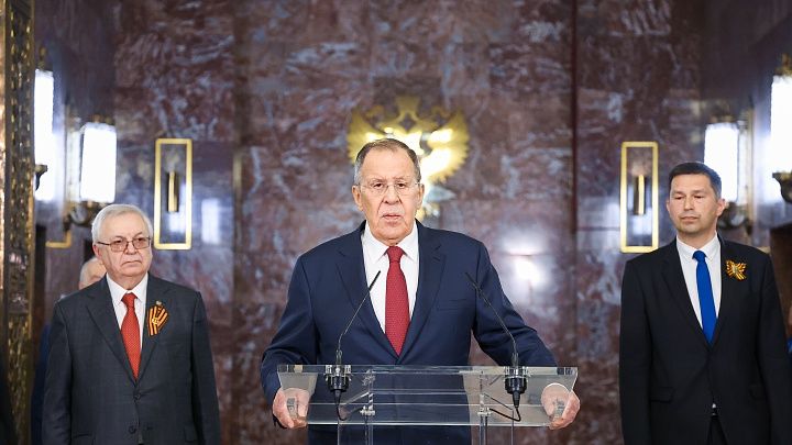 Церемония возложения венков к мемориальным доскам в здании МИД, Москва, 8 мая 2026 года