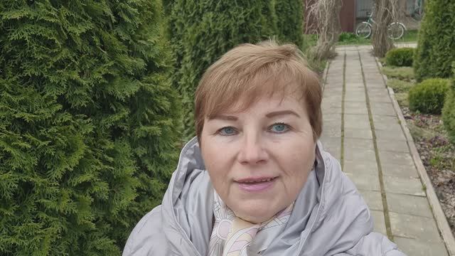 Передаю привет!👋На даче похолодало.Чем кормлю чеснок.🧄Красивейший закат! Ночной гость.🦔