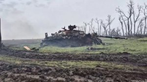 Польский журналист, вместе с нашими бойцами, делает обзор натовской техники