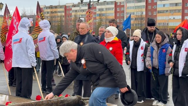 Кадры акции «Свеча памяти» в Удачном #свечапамяти
